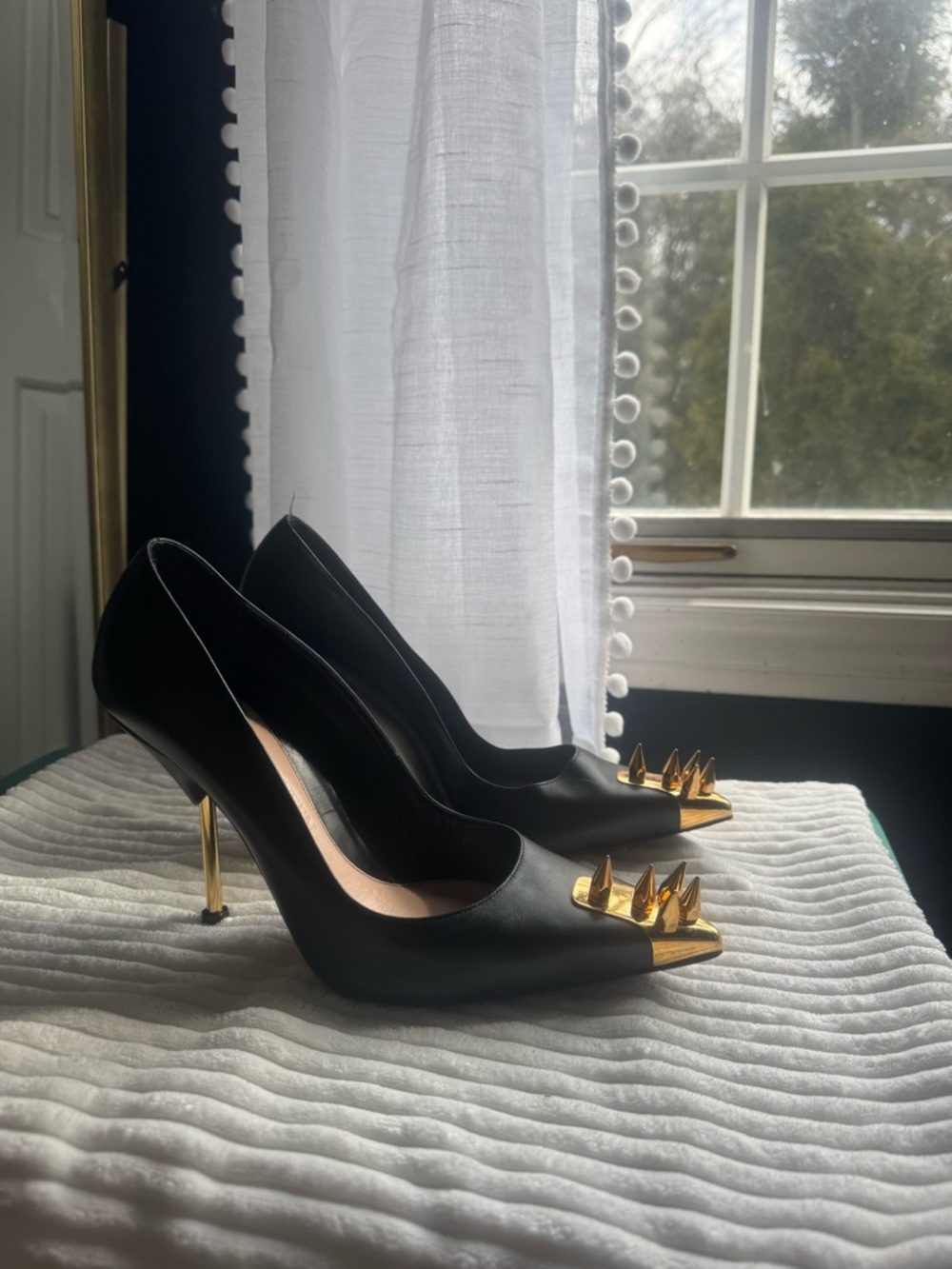 Alexander McQueen Black Leather Pointed Pumps with Gold Spike Toe